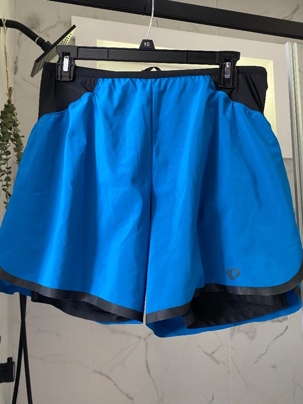 Pearl Izumi medium teal black running athletic layered shorts
